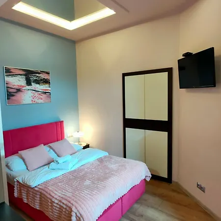 Mirror Pink Studio Apartment Krakau Exterior foto