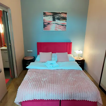 Mirror Pink Studio Apartment Krakau Exterior foto