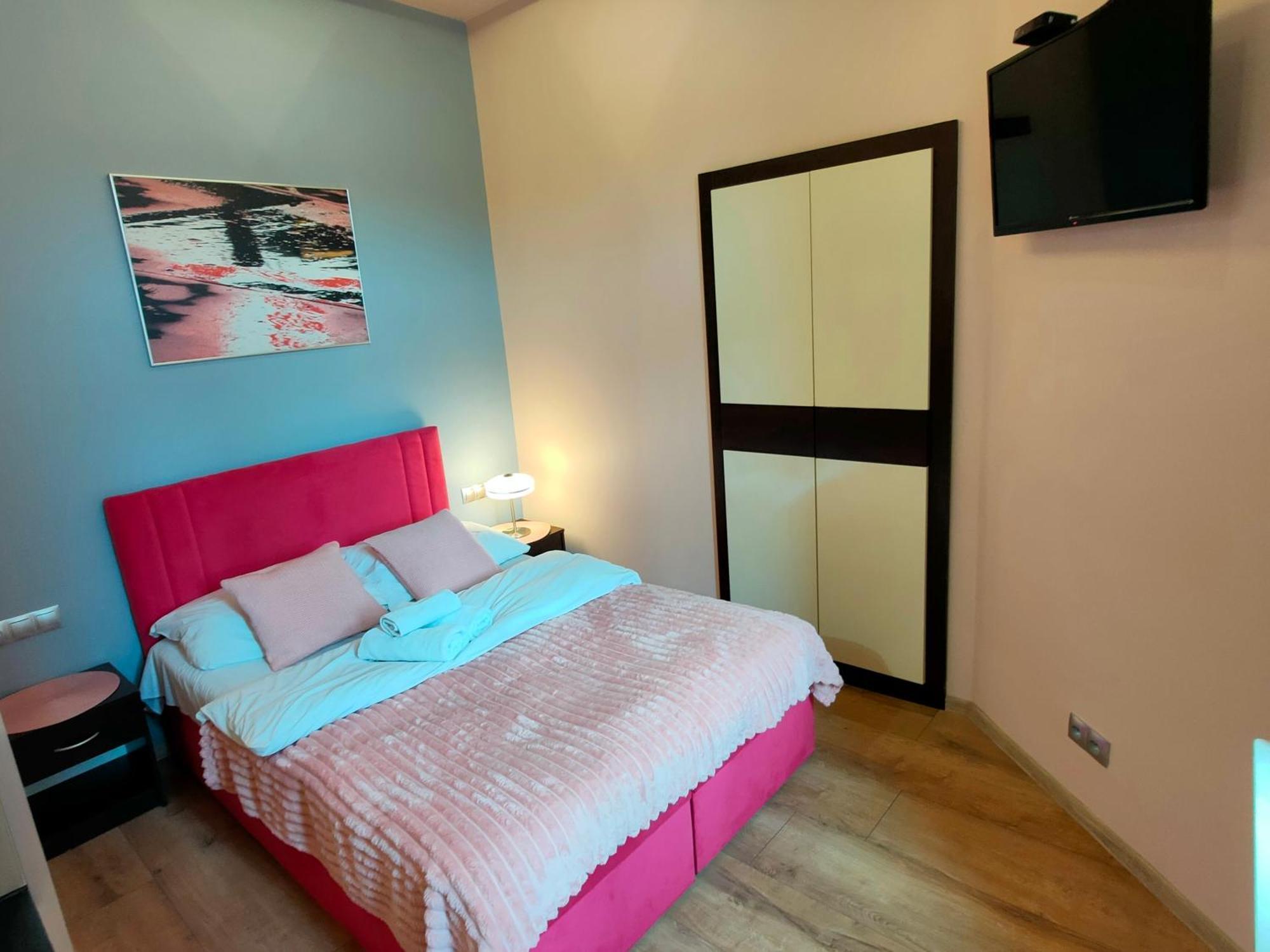 Mirror Pink Apartment Krakau